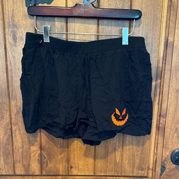 Pants - Black Halloween Women's Shorts
